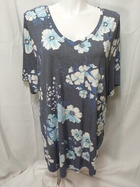 LuLaRoe Iris 3XL Blue Floral V-Neck Short-Sleeve T-Shirt/Blouse #L256